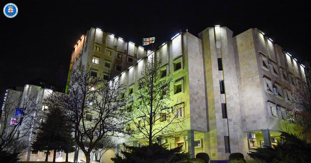 სამი თანასოფლელის დაჭრის ფაქტზე დაკავებულს პროკურატურამ ბრალდება წარუდგინა