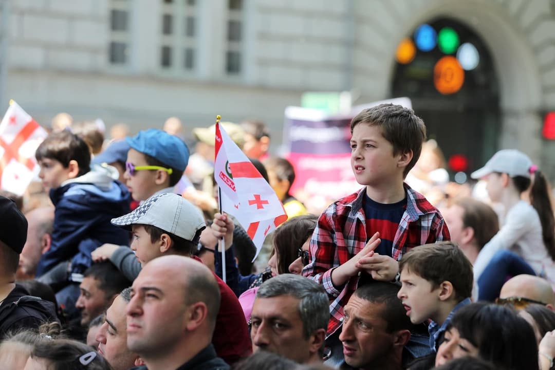 PM announces increase in social aid for more than 215,000 vulnerable children on International Children’s Day