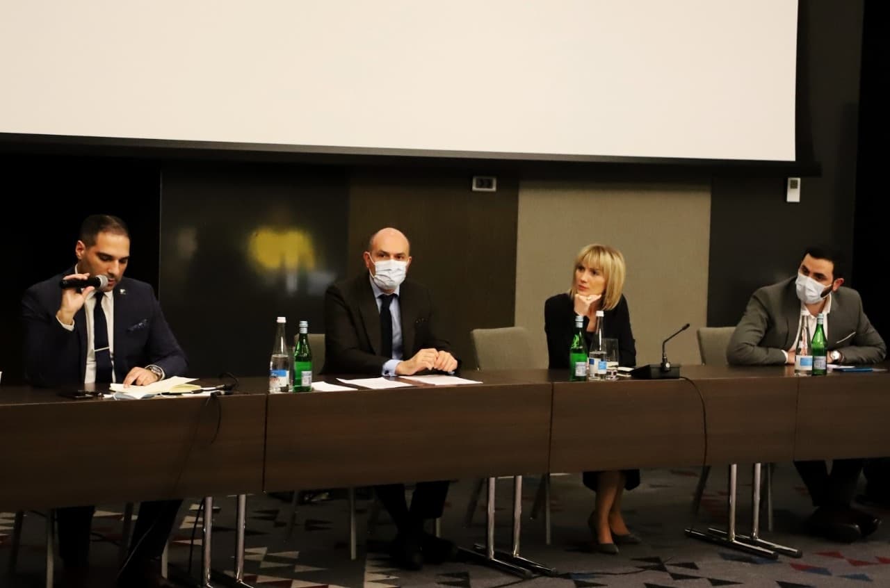 Frontnews image description