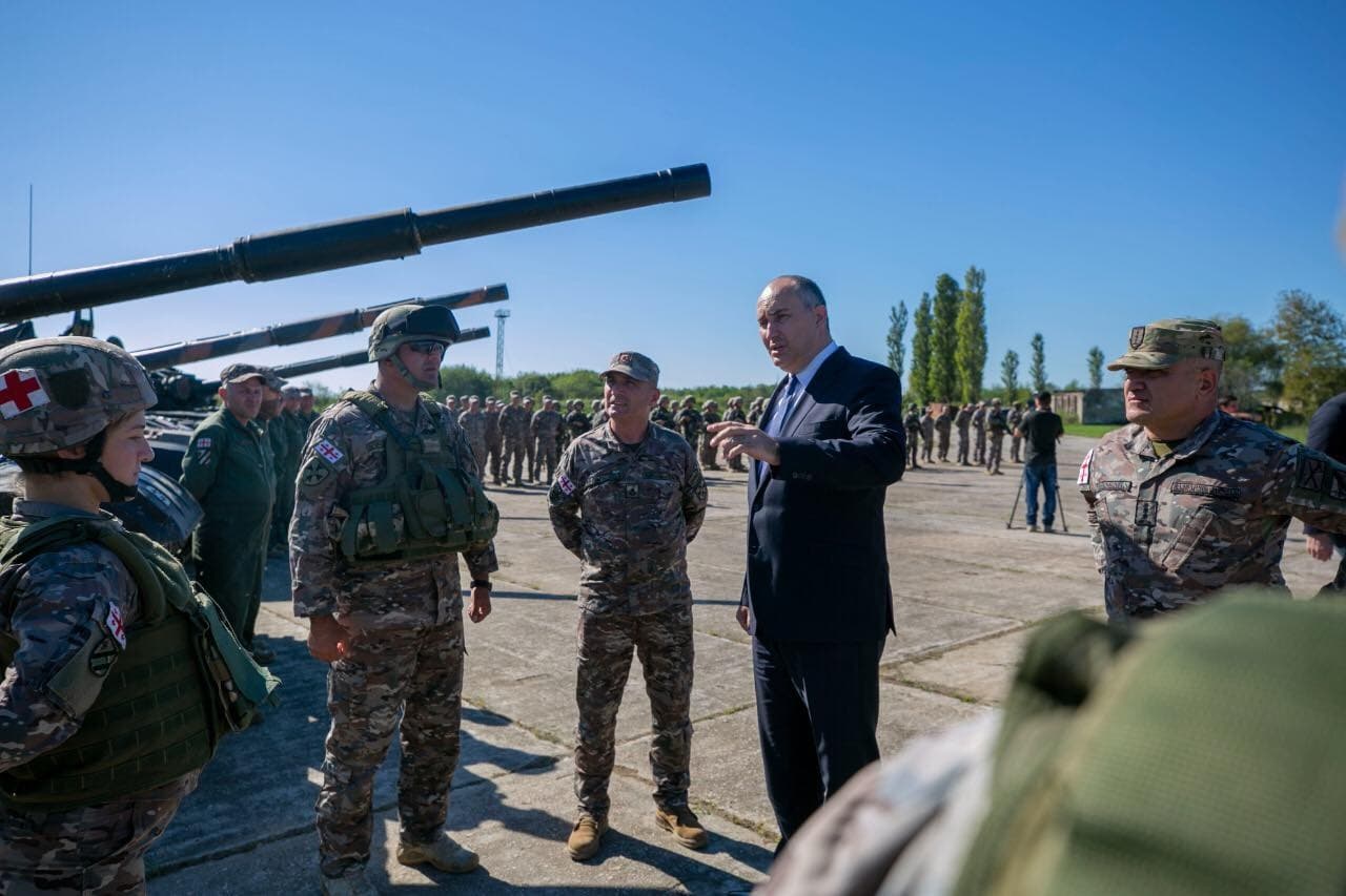 Frontnews image description