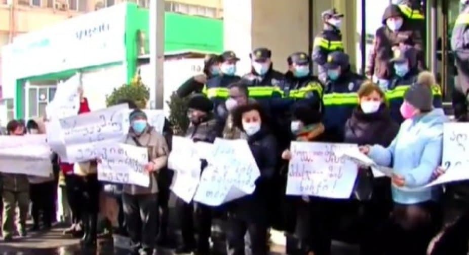 Social workers continue strike as offered salary ‘still too low’