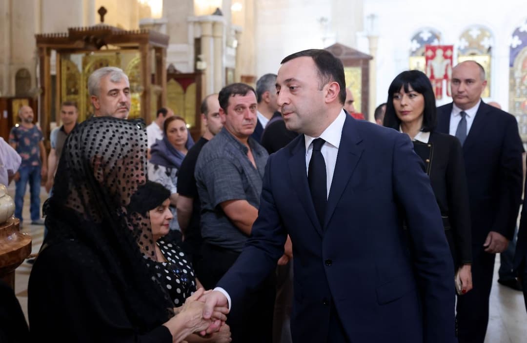 ირაკლი ღარიბაშვილი – კიდევ ერთხელ ვუსამძიმრებ ჩვენი გარდაცვლილი გმირების ოჯახებს და ქედს ვიხრი მათი ნათელი ხსოვნის წინაშე