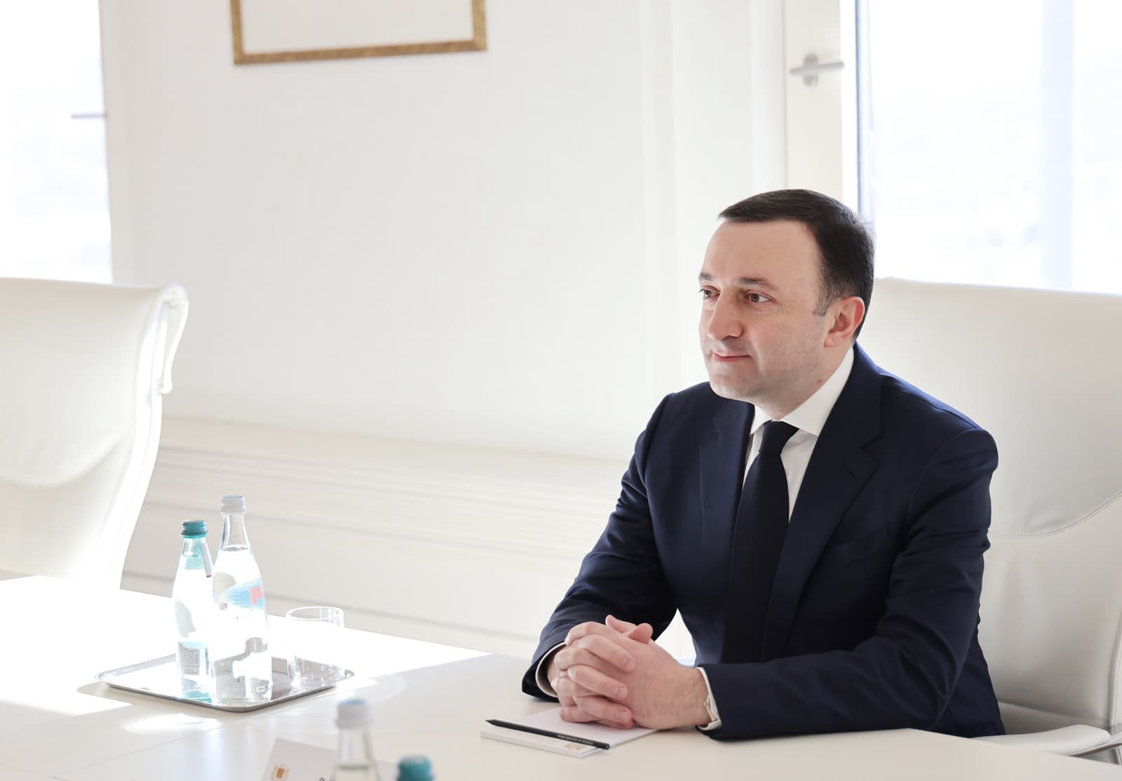 Frontnews image description