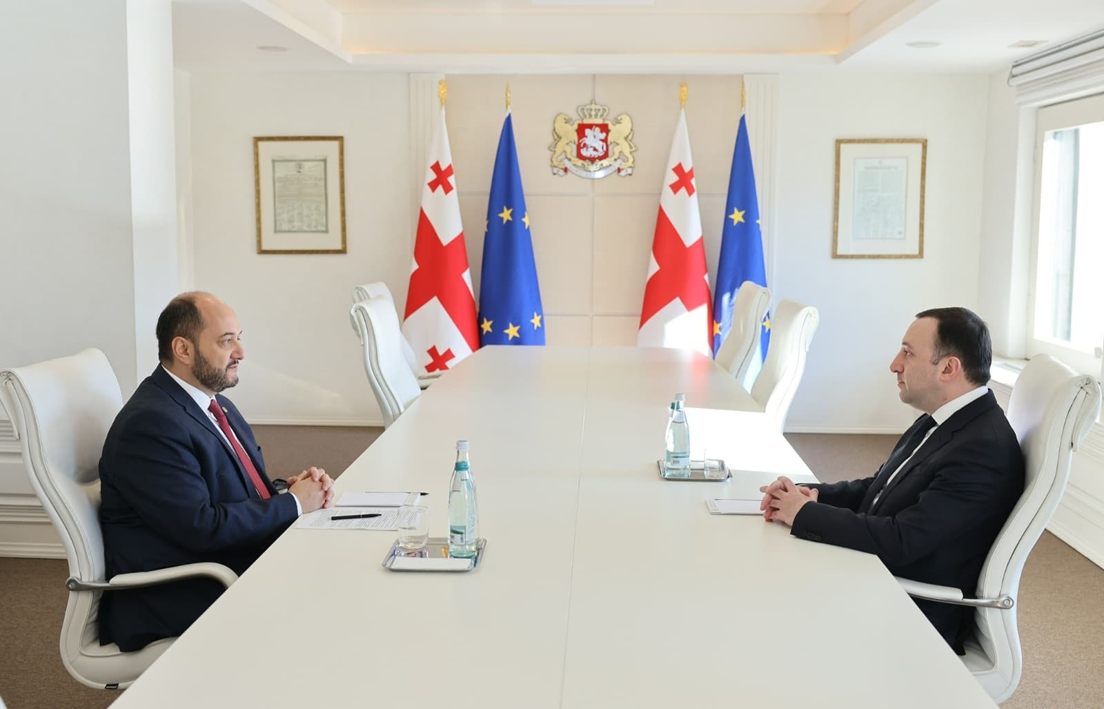 Frontnews image description