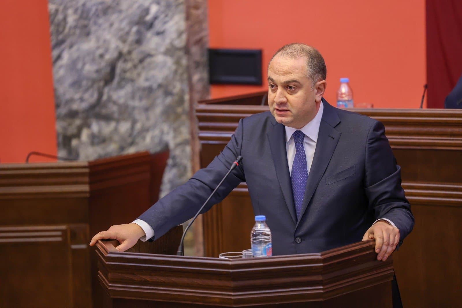 Frontnews image description