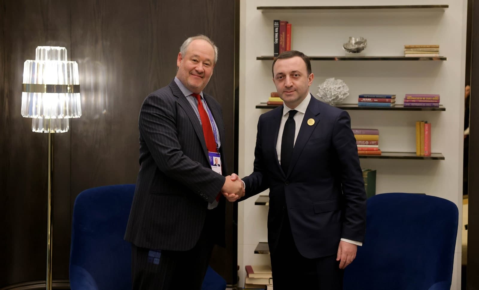 Frontnews image description