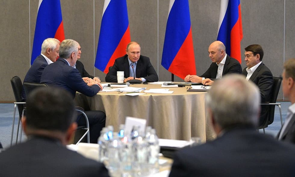 ვლადიმერ პუტინი ანექსირებულ ყირიმში ჩავიდა