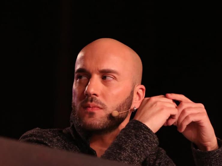 Frontnews image description