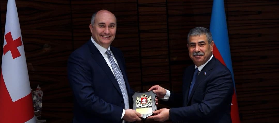 სამმხრივი თავდაცვის მინისტერიალის ფარგლებში, ჯუანშერ ბურჭულაძე აზერბაიჯანელ კოლეგას შეხვდა