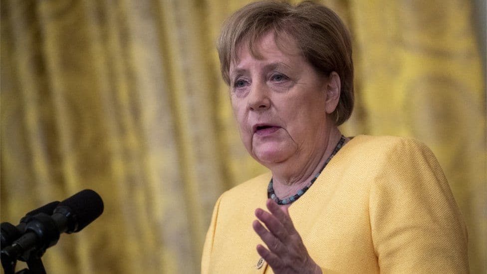 Germany floods: Merkel pledges support for victims