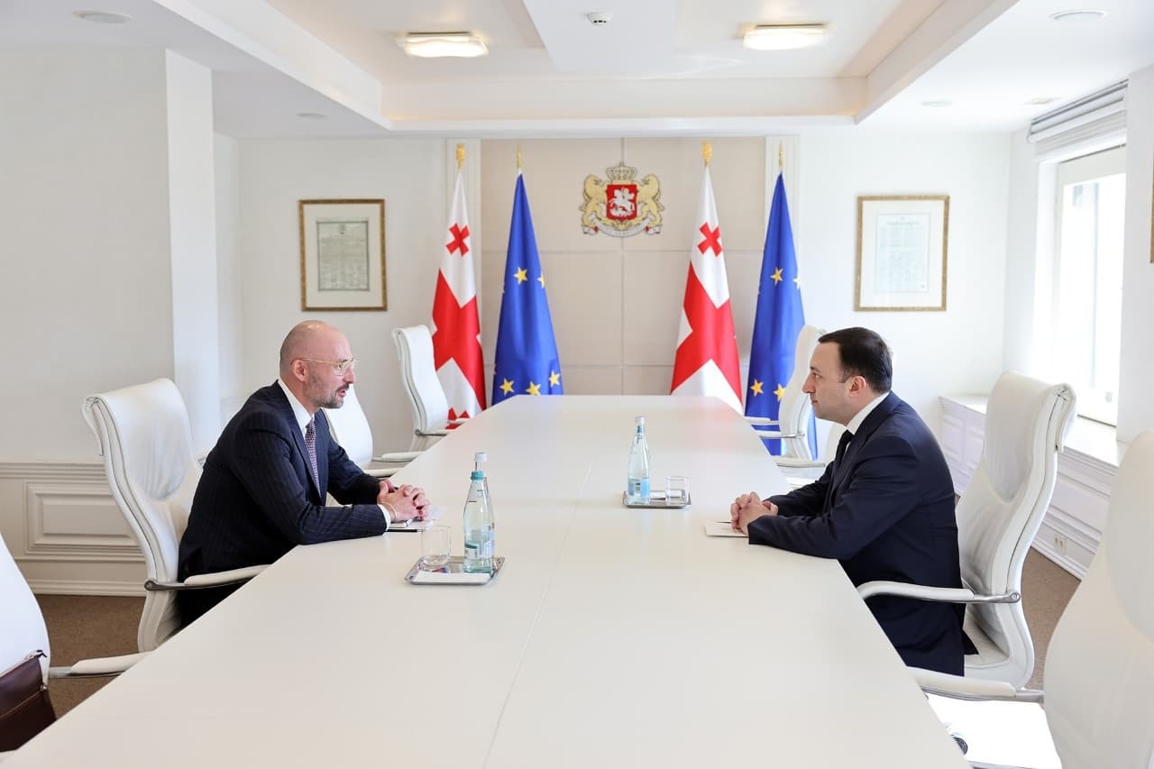 Frontnews image description