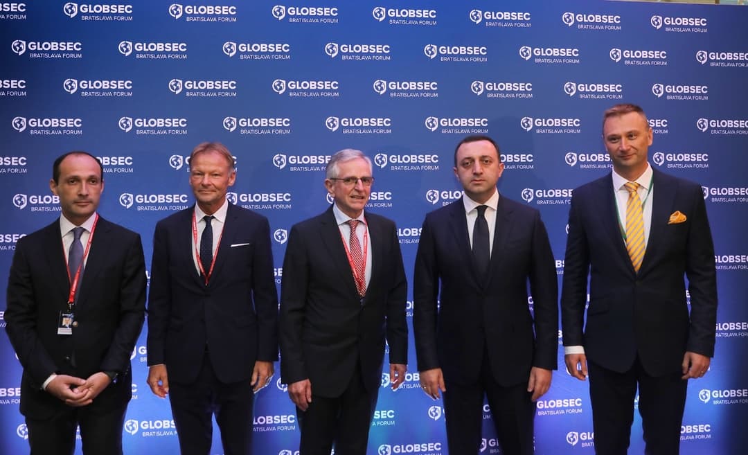 ირაკლი ღარიბაშვილი ბრატისლავაში გლობალური უსაფრთხოების ფორუმის გახსნის ღონისძიებას დაესწრო