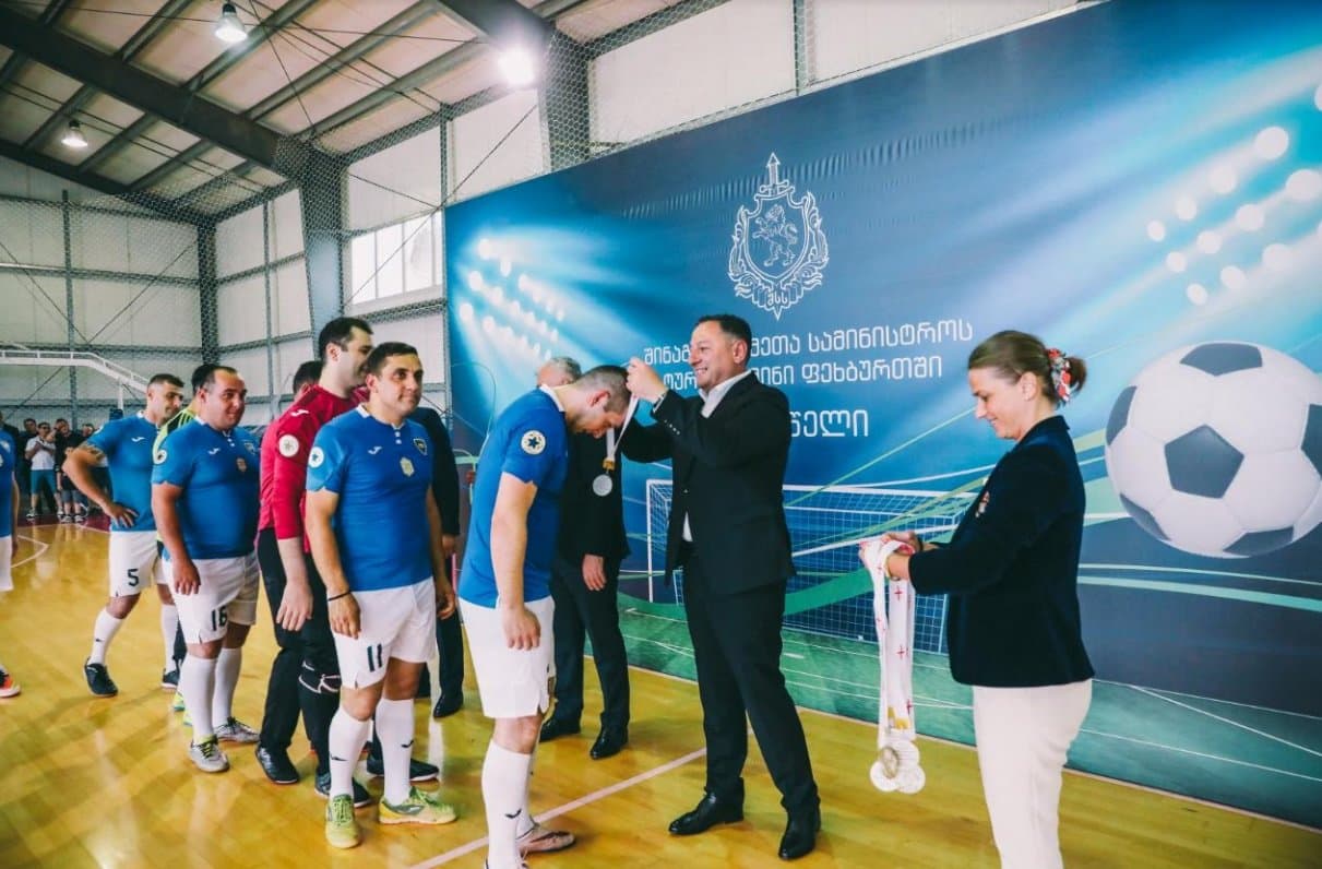 Frontnews image description