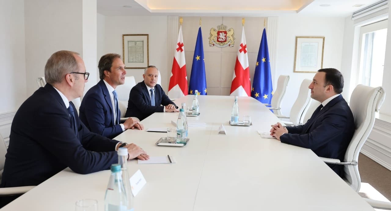 Frontnews image description