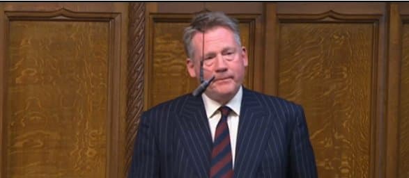 ადამ ჰოლოუეი – დროა, რომ საქართველო დაუბრუნდეს თავის დემოკრატიულ ნორმებს და დაკმაყოფილდეს მიხეილ სააკაშვილის მოთხოვნები