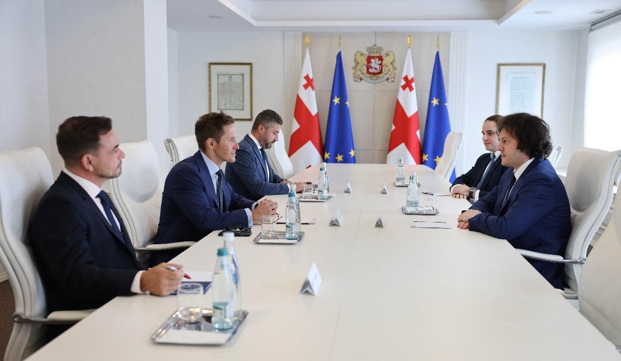 Frontnews image description