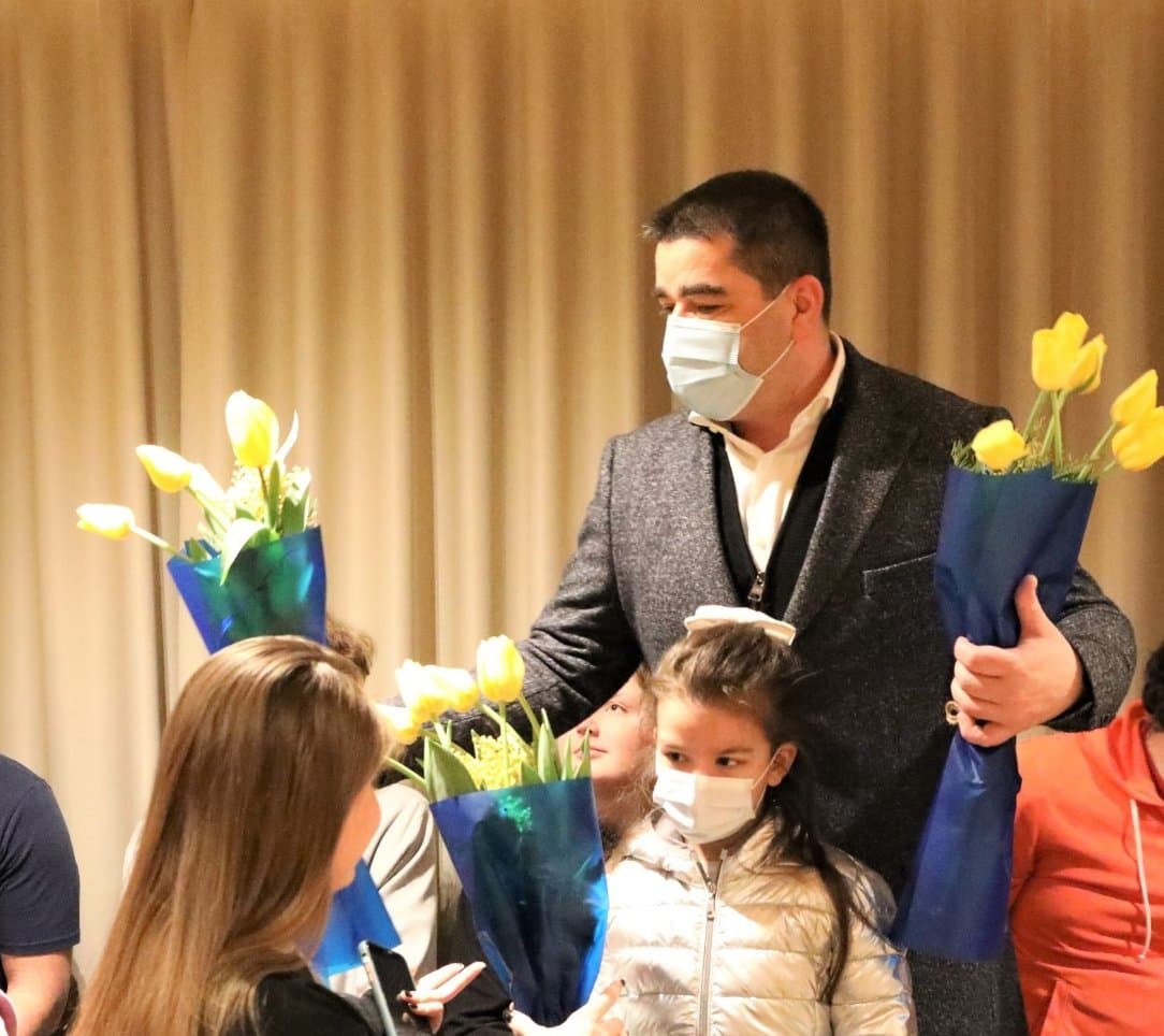 Frontnews image description