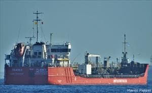 ანტიკორუფციული მოძრაობა აცხადებს, რომ ბათუმში სანქცირებული ნავთობით დატვირთული რუსული გემი შემოვიდა