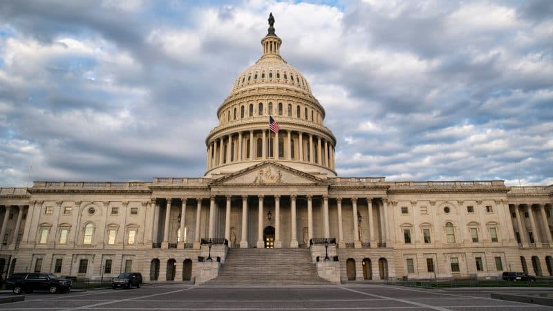 US Senate approves resolution in support of Ukraine
