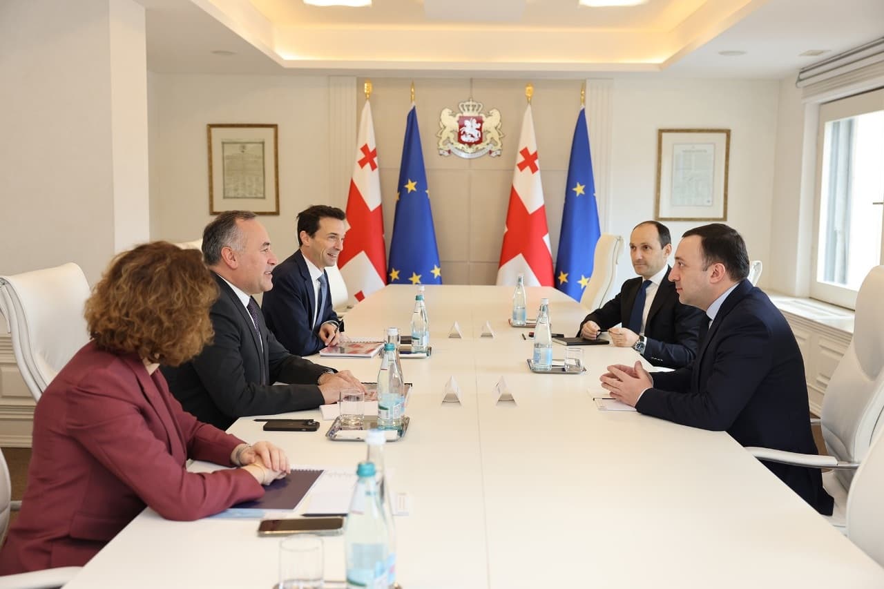 Frontnews image description