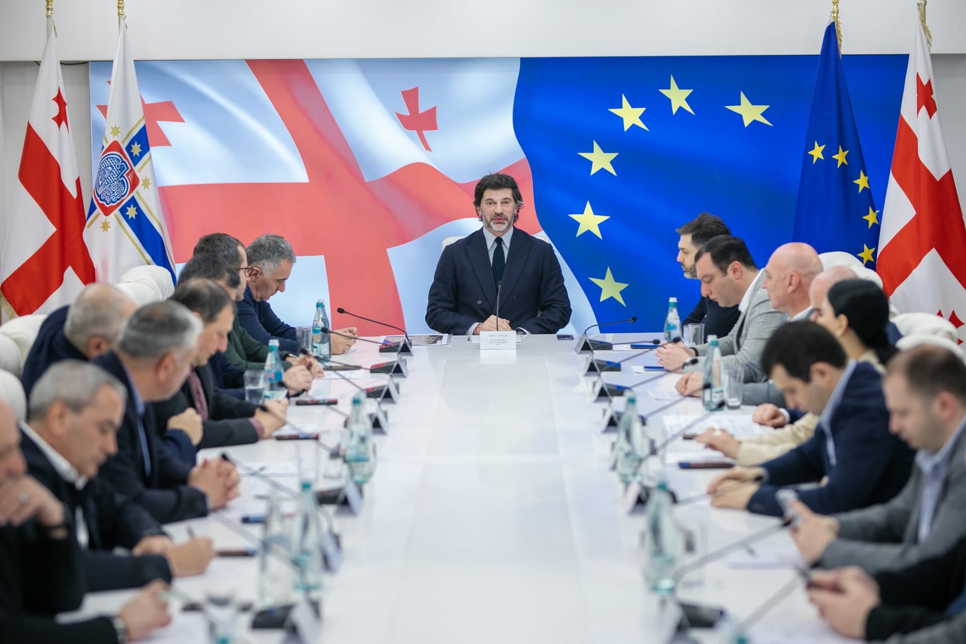 Frontnews image description