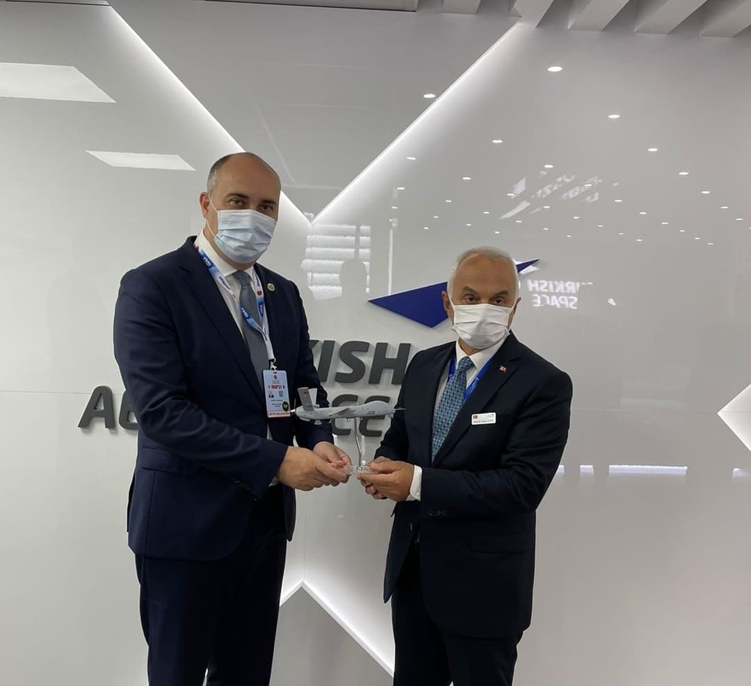 თავდაცვის მინისტრი თურქეთში სამრეწველო კომპანიების ხელმძღვანელებს შეხვდა