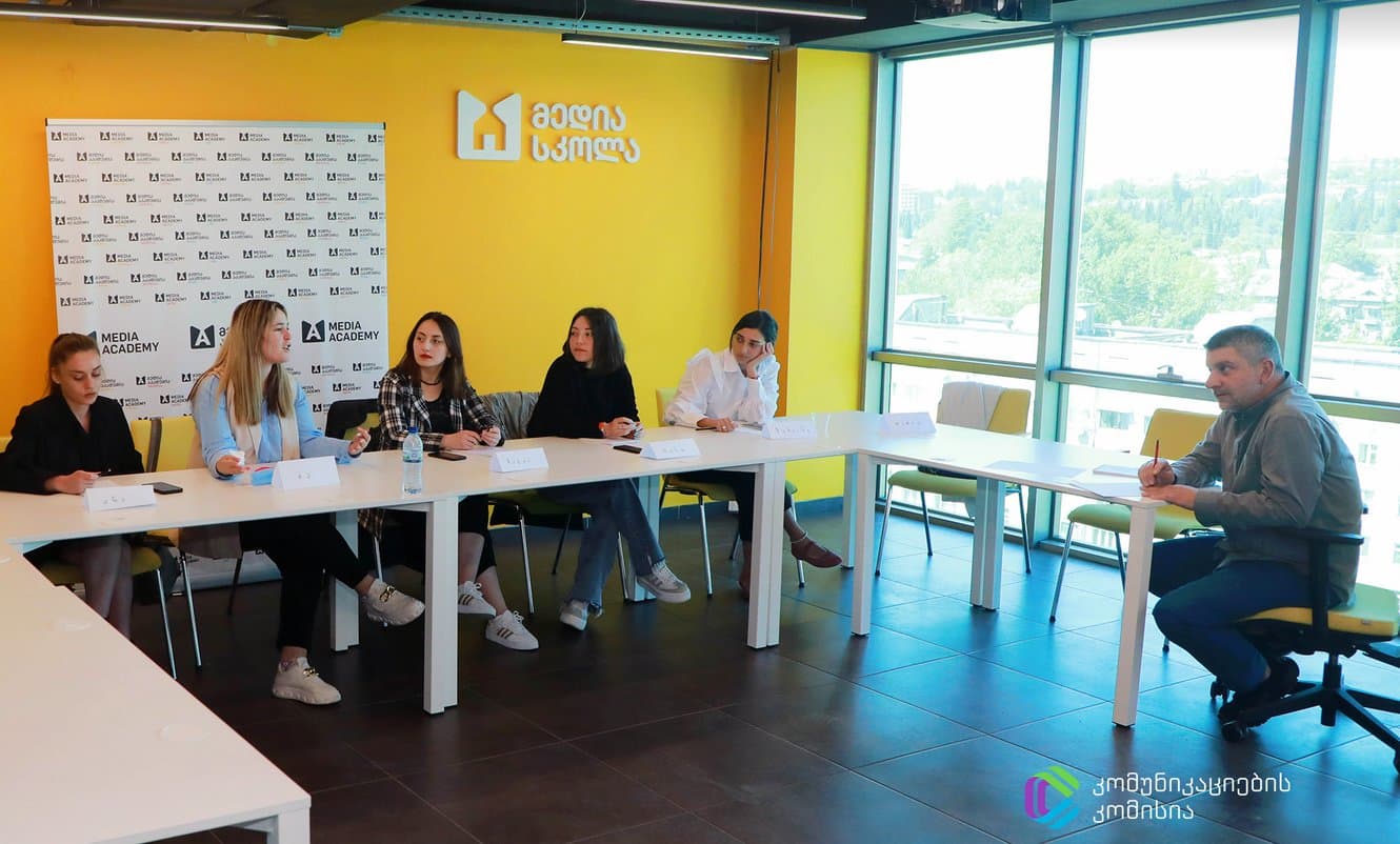 Frontnews image description