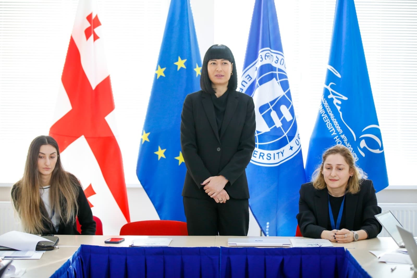 Frontnews image description