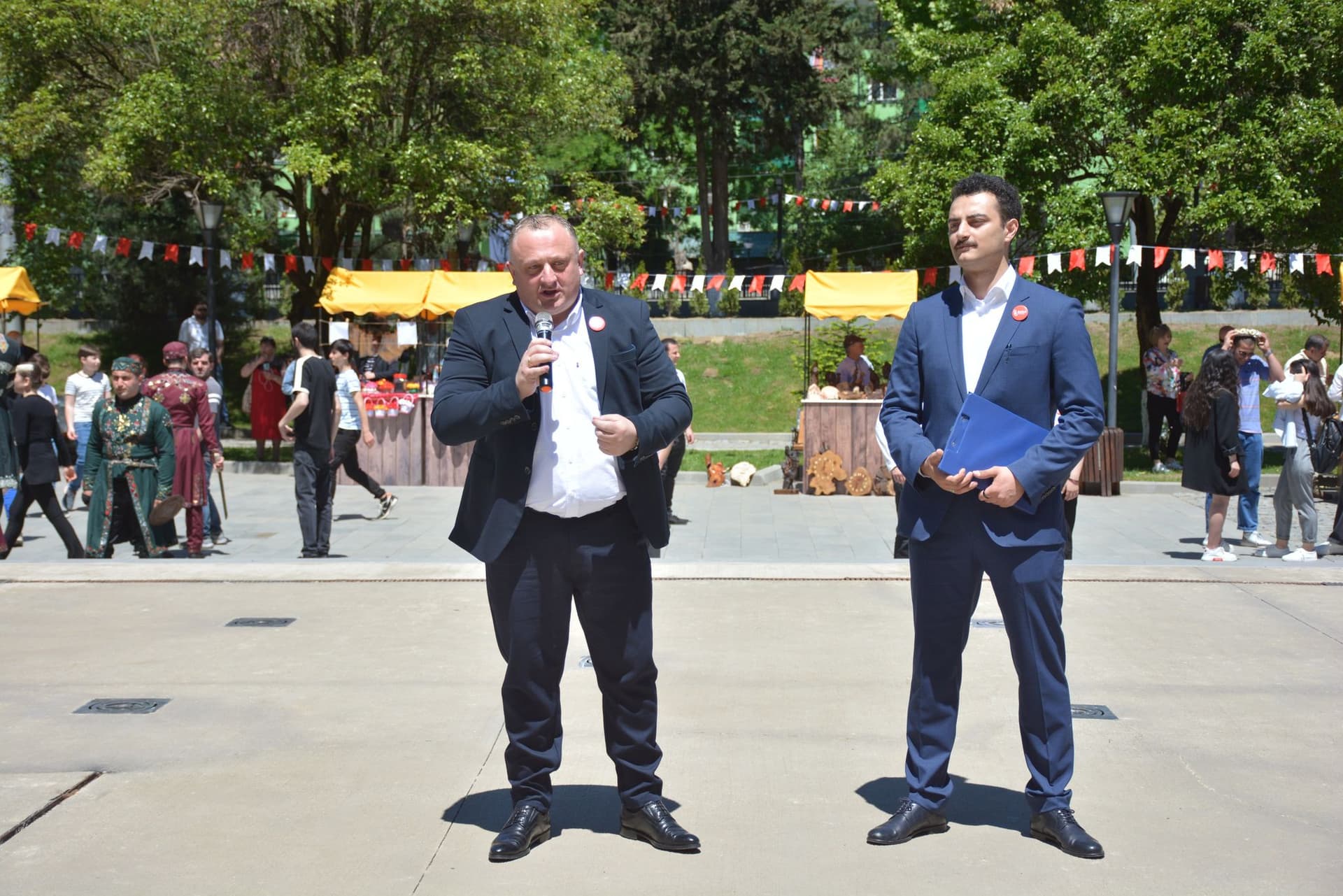 Frontnews image description