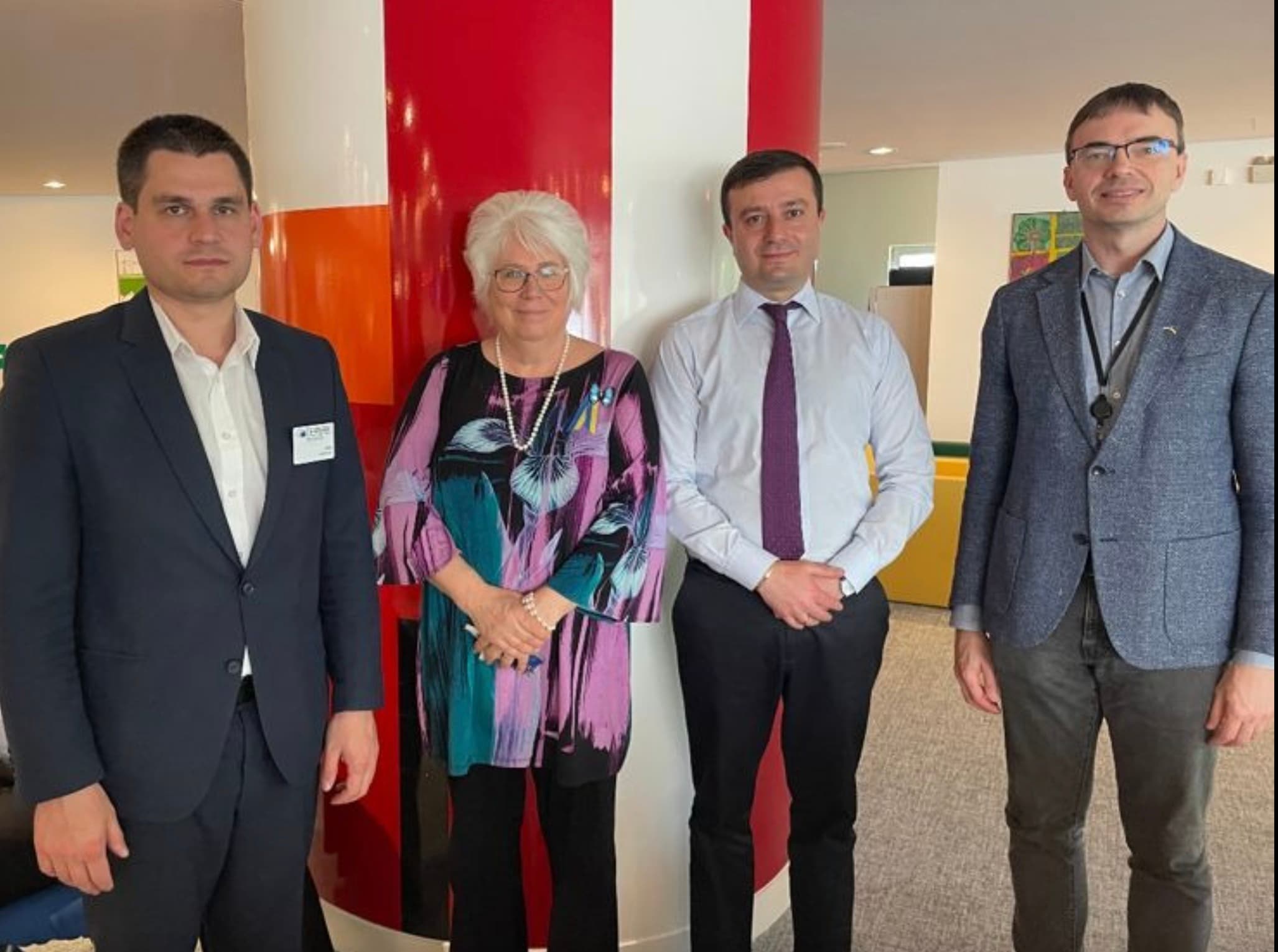 Frontnews image description