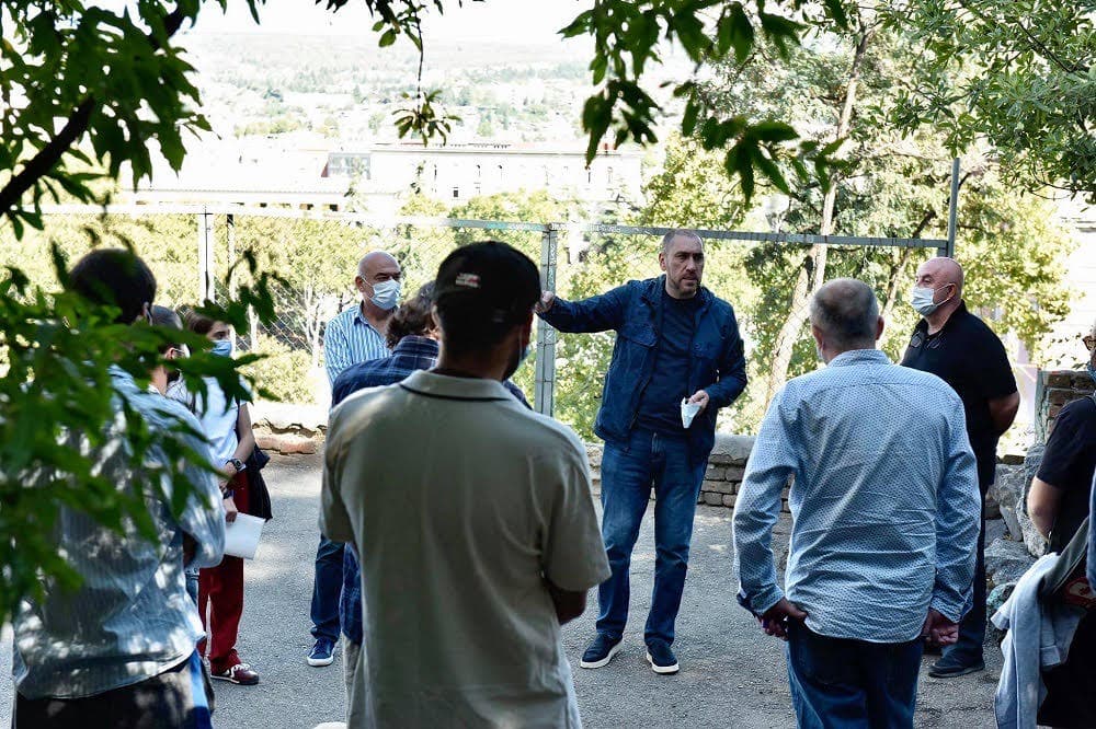 Frontnews image description