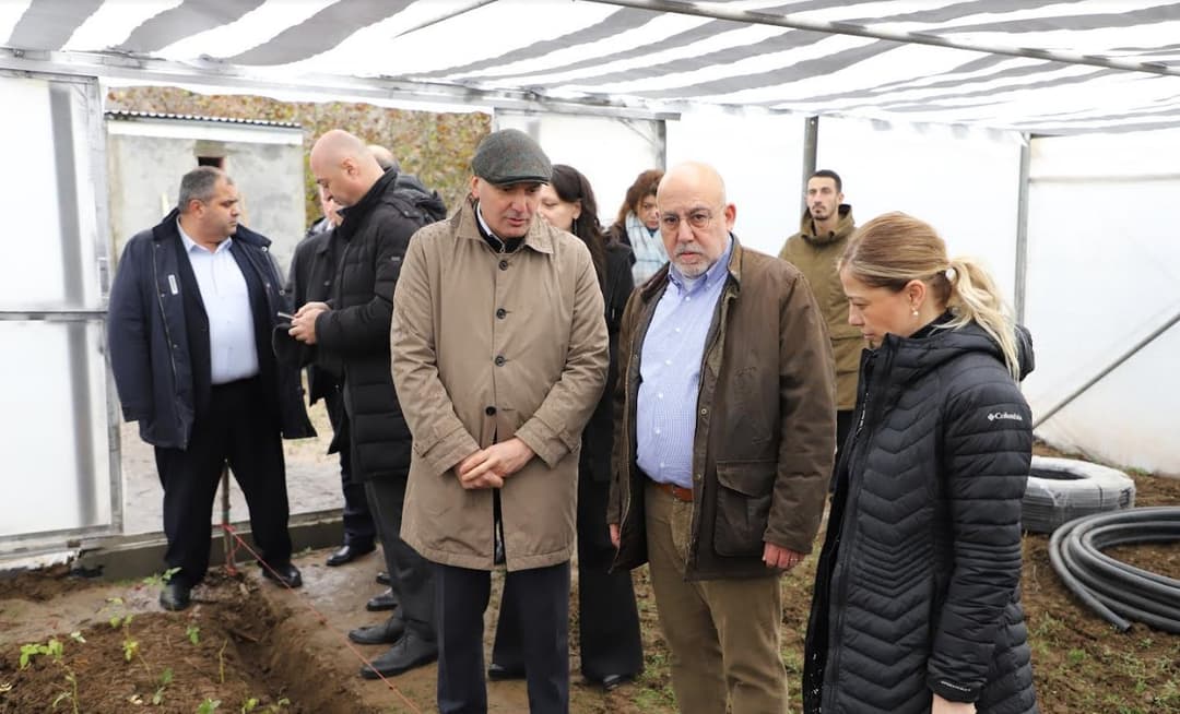აფხაზეთის მთავრობის ხელშეწყობითა და თურქეთის თანამშრომლობისა და კოორდინაციის სააგენტოს მხარდაჭერით ყვავილების სასათბურე მეურნეობა მოეწყო