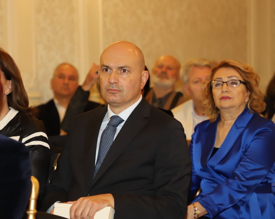 რუსლან აბაშიძე აფხაზური ენის დღისადმი მიძღვნილ ღონისძიებას დაესწრო