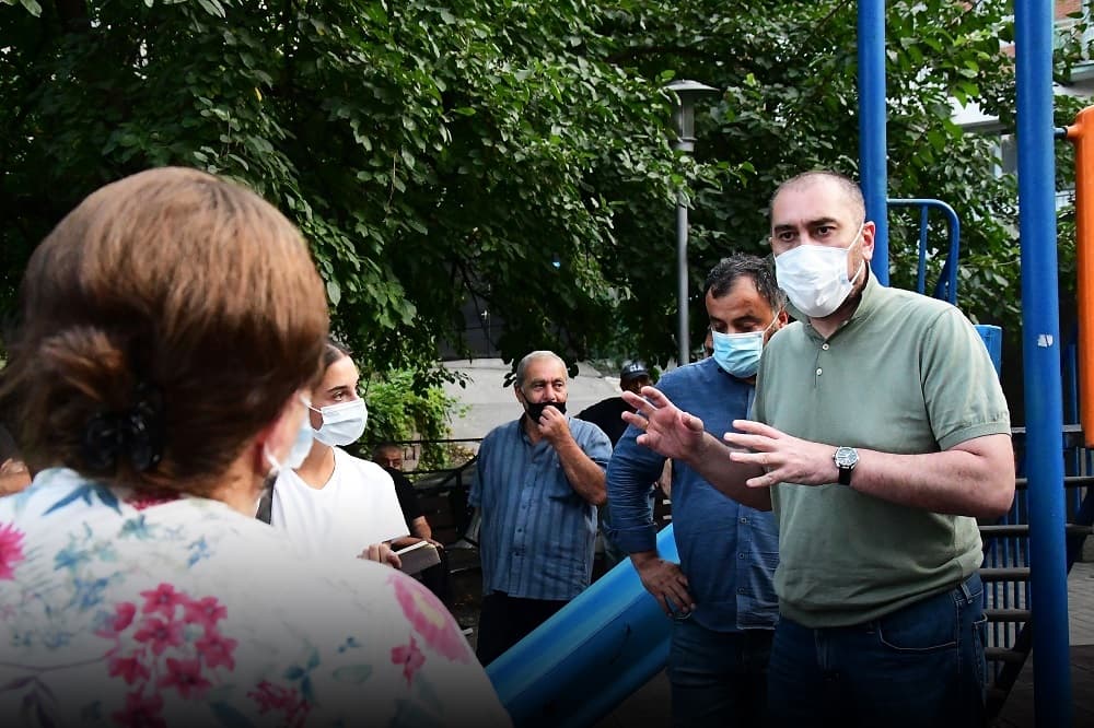 ზურაბ აბაშიძე სოლოლაკის მოსახლეობის საჭიროებებს გაეცნო