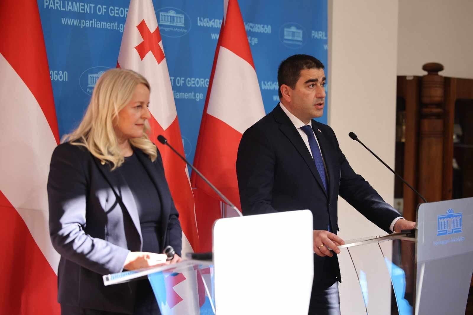 Frontnews image description