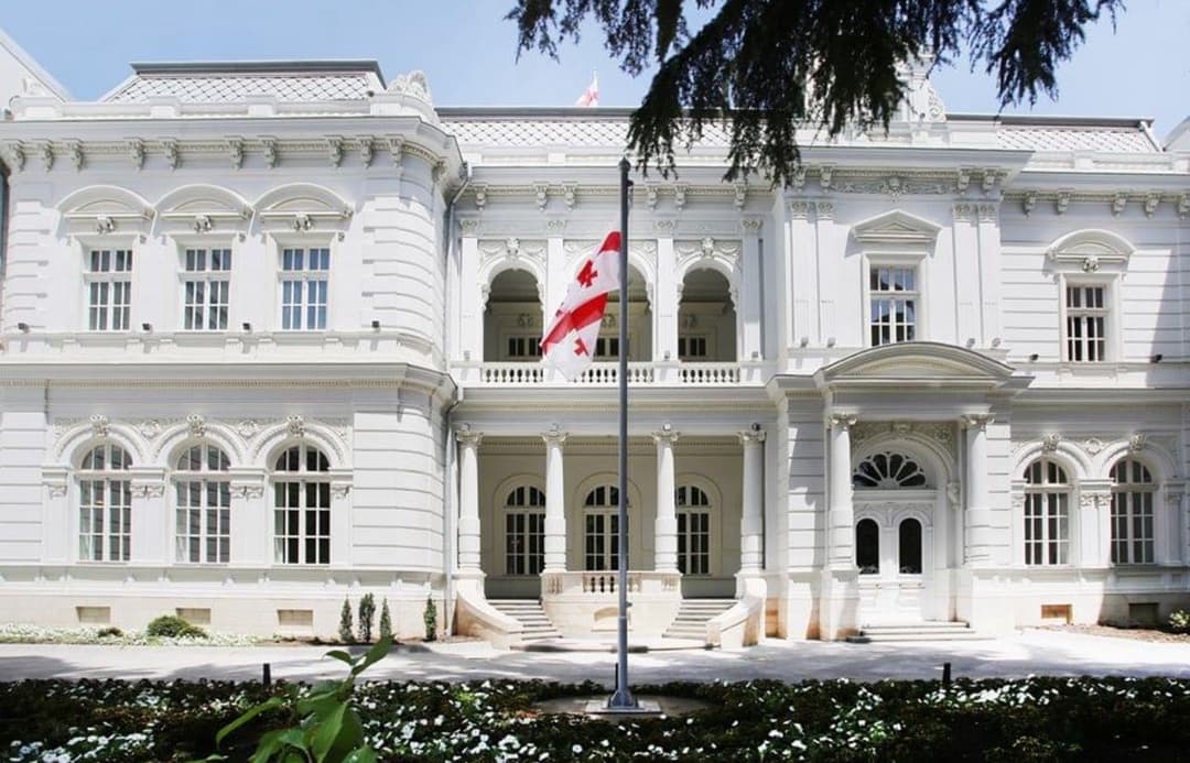 პრეზიდენტის ადმინისტრაცია – პარლამენტმა უარი განაცხადა, სხდომაზე დიპკორპუსის და საკონსტიტუციოში პრეზიდენტის წარმომადგენლები მოეწვია