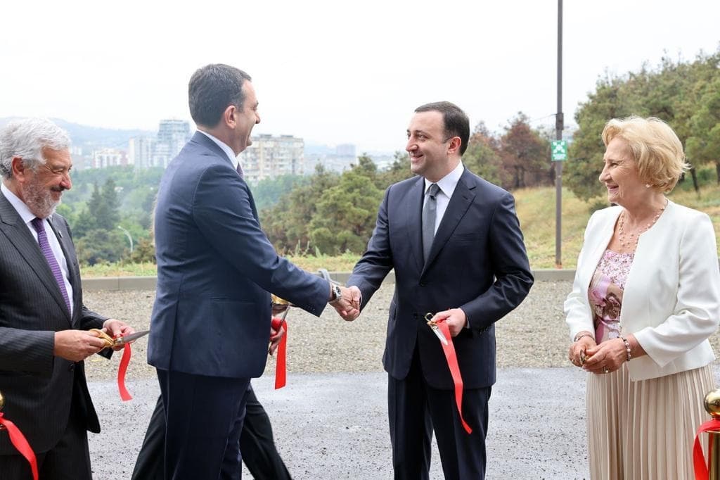 Frontnews image description