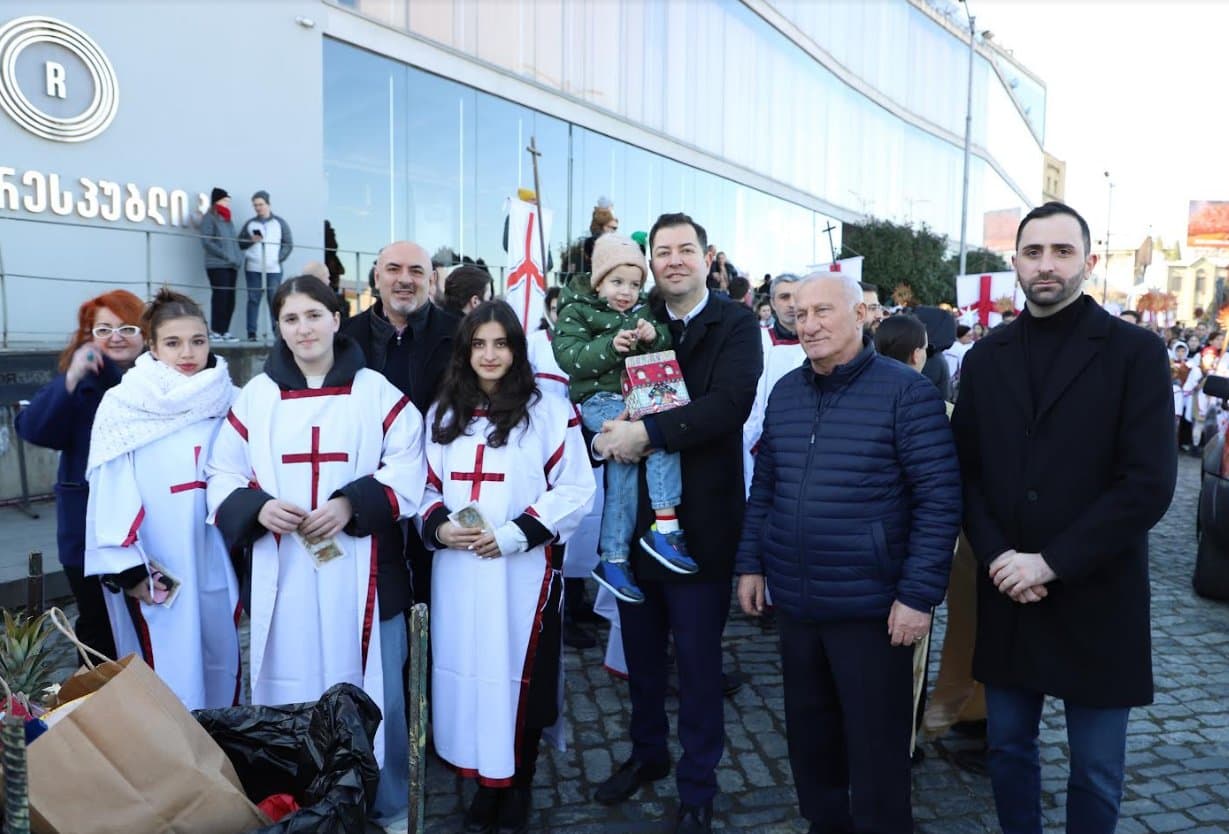 Frontnews image description