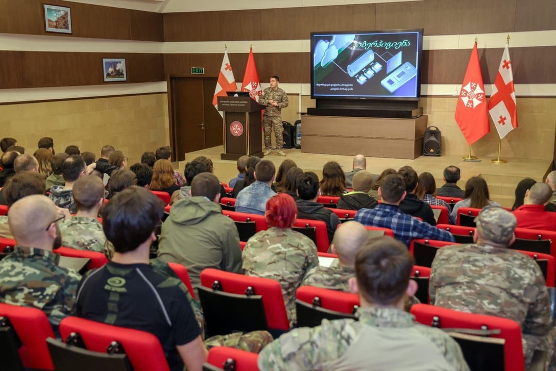 ეროვნული თავდაცვის აკადემიას მოხალისეთა ორგანიზაციების წარმომადგენლები ესტუმრნენ