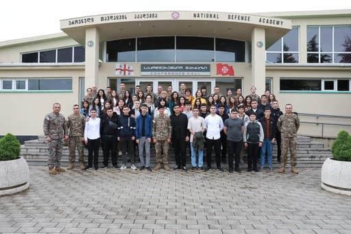 ეროვნული თავდაცვის აკადემიაში დაბა შაუმიანის სომხურენოვანი საჯარო სკოლების მოსწავლეები იმყოფებოდნენ