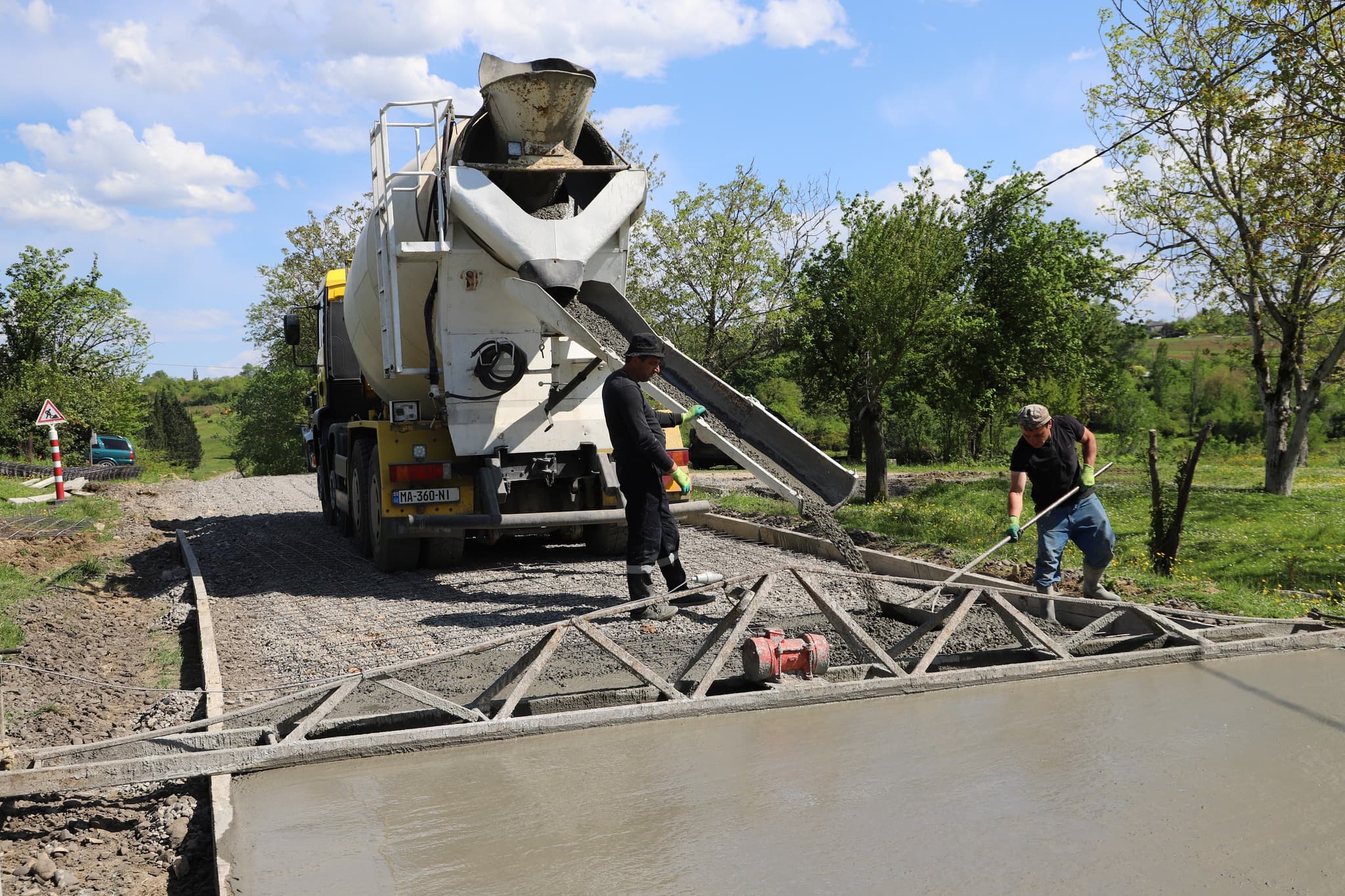 Frontnews image description