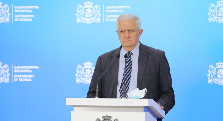 ამირან გამყრელიძე – 400 000 დოზამდე “ფაიზერი“ რჩება აუთვისებელი, ჩემს თავზეც ვარ გაბრაზებული და თქვენზეც, ვინც ამ სისხლით ნაშოვნი ვაქცინით არ აცრილა