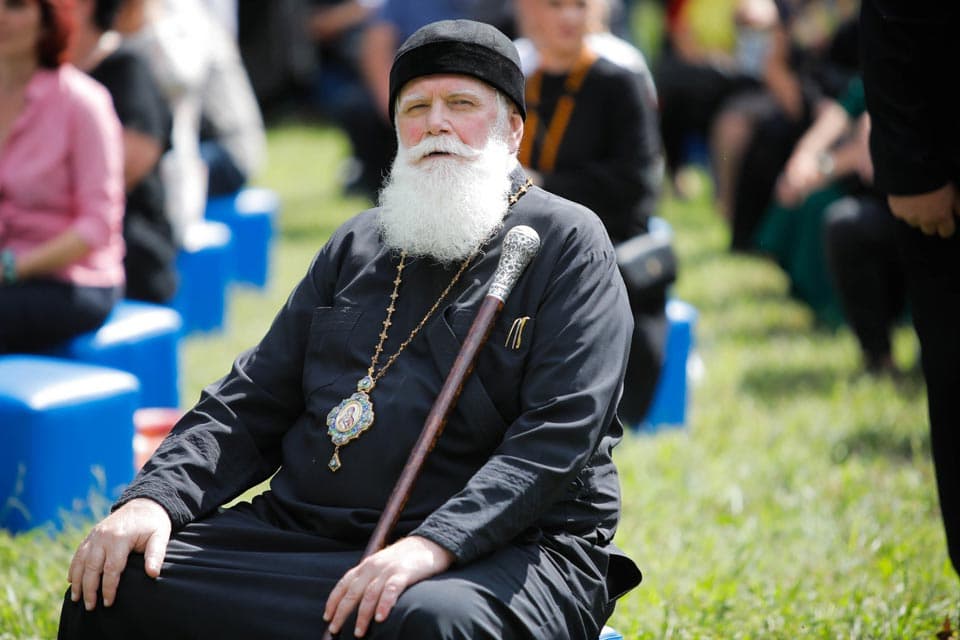 მეუფე ანტონი – თქვენ ხომ წყეულები ხართ სანამ არ მოინანიებთ, დაგლახვროთ უფალმა, თუ გონზე არ მოხვალთ