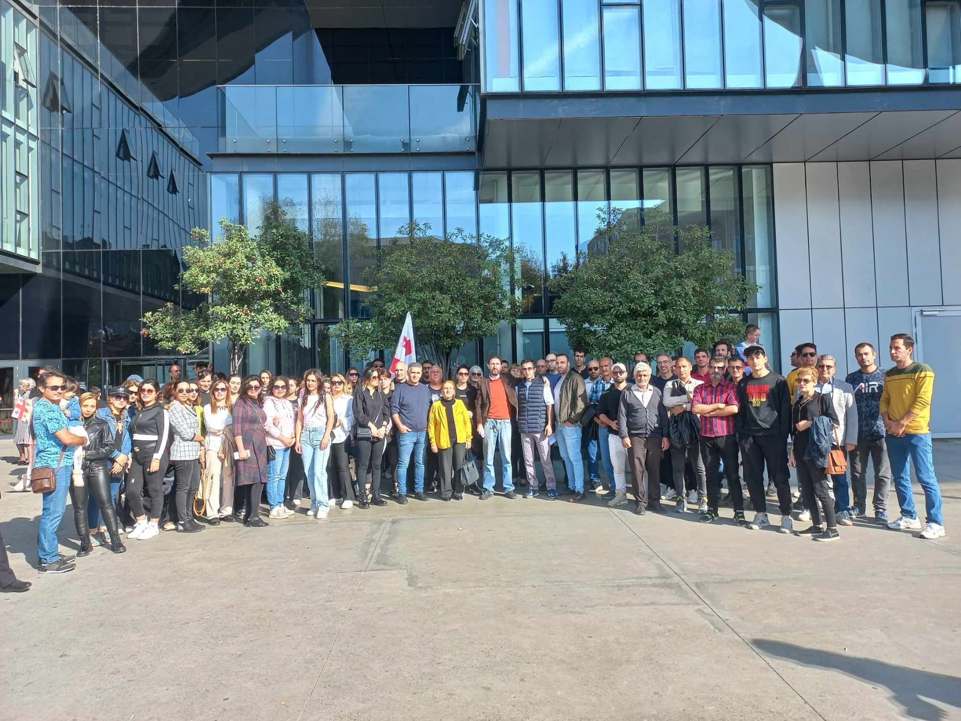 Frontnews image description