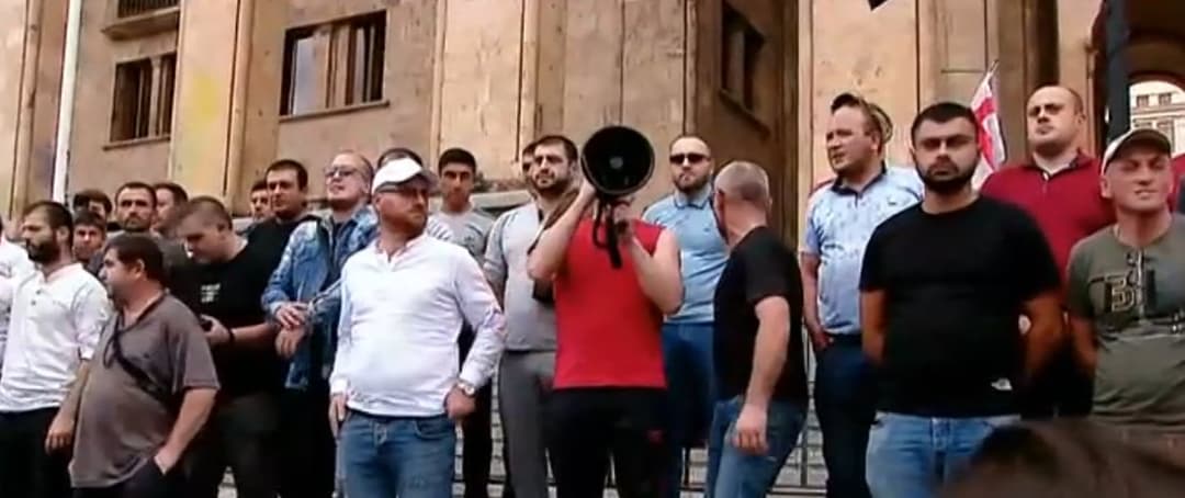 პარლამენტთან ჭიათურელი მაღაროელების საპროტესტო აქცია იმართება
