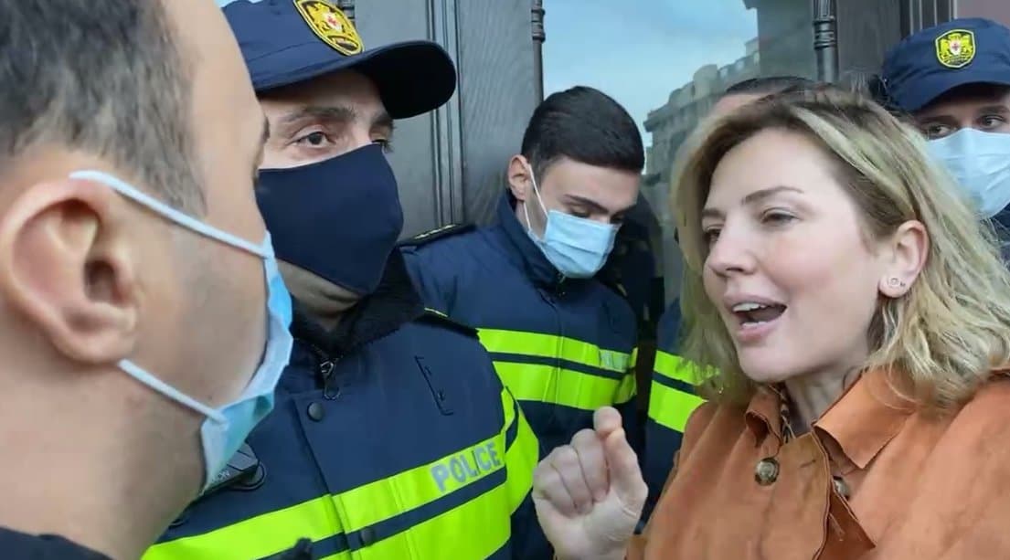 Frontnews image description