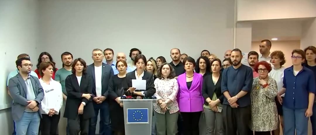 არასამთავრობო ორგანიზაციები მოქალაქეებს 19:00 საათზე პარლამენტთან შეკრებისკენ მოუწოდებენ