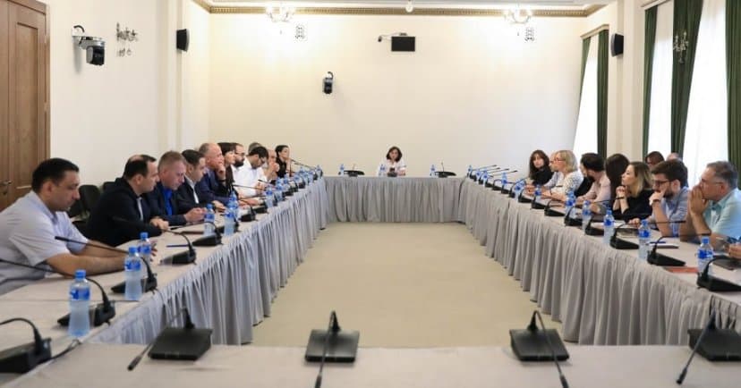 Frontnews image description