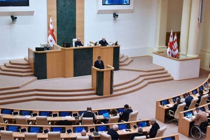 შალვა პაპუაშვილი პარლამენტის თავმჯდომარედ აირჩიეს