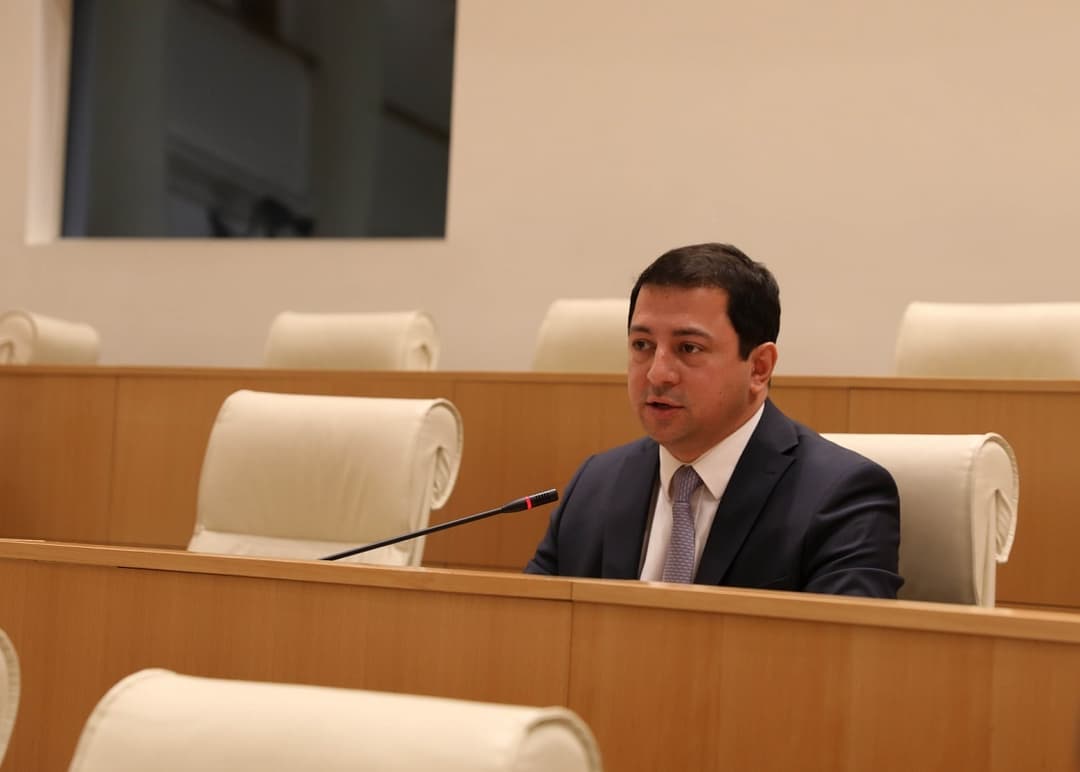 არჩილ თალაკვაძე – ჩანს, რომ ამ პარტიაში დიდი არეულობაა, რაც ჩვენთვის ნაკლებად საინტერესოა